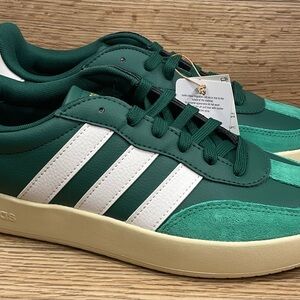 Size 9 - Adidas Barreda Green / Off White